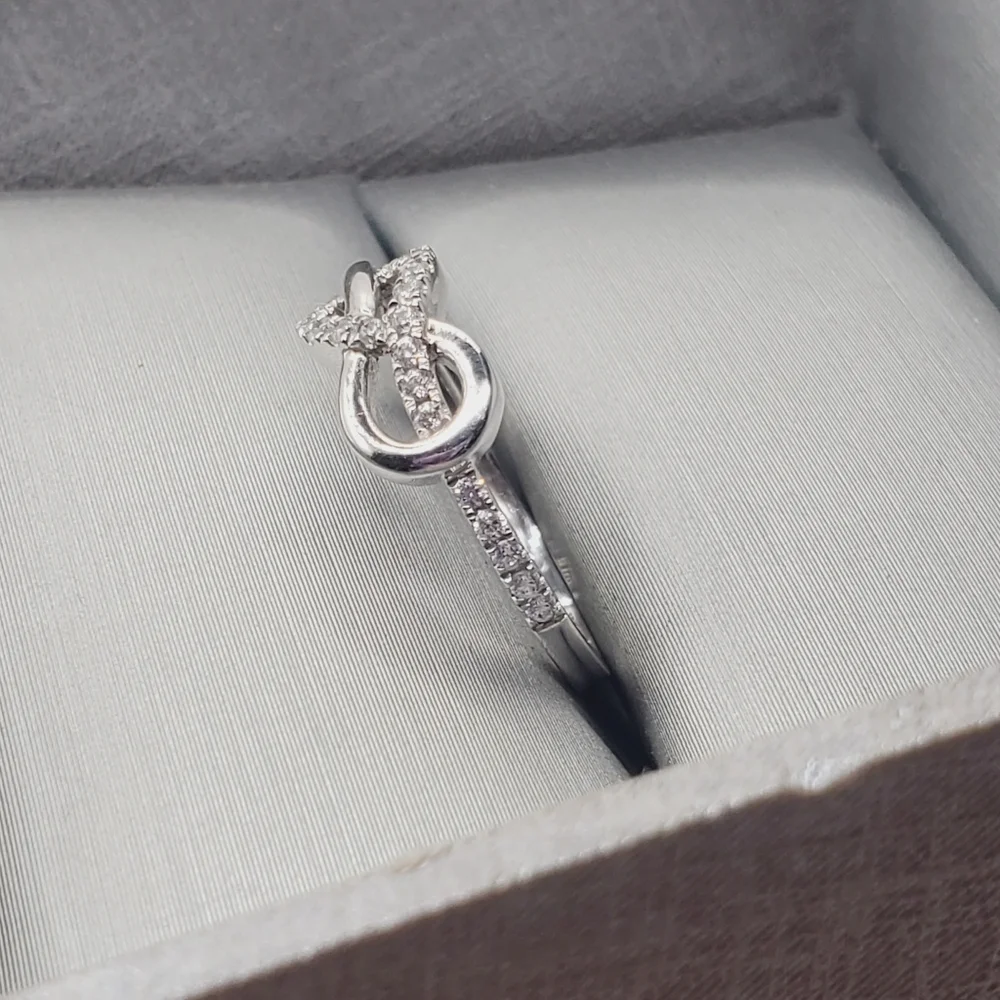 10k Solid White Gold Simulated Round Diamonds Love Knot Twist Ring